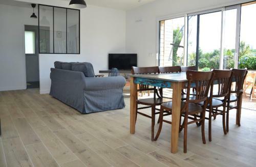 Maison De Vacances � Tr�gastel - G�te Le Tremarc'h