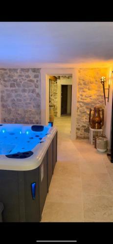 Villa Propri�t� Exceptionnelle � 25km D?aix En Provence - 8 Guests