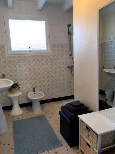 Tusson, Charente - Bed & Breakfast - Large King Room