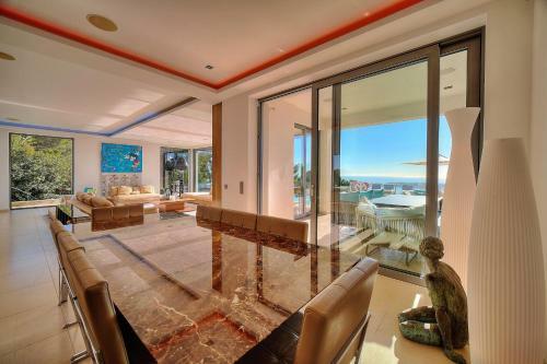 Cannes Luxury Rental - Modern Villa Supercannes