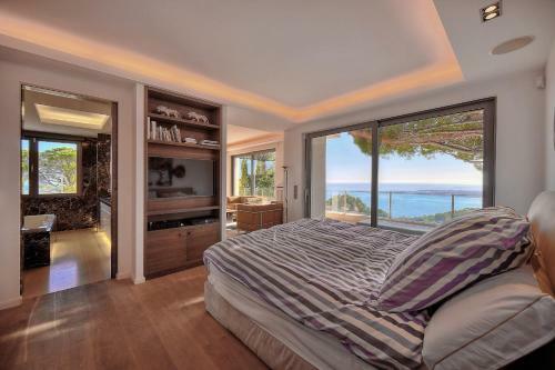 Cannes Luxury Rental - Modern Villa Supercannes