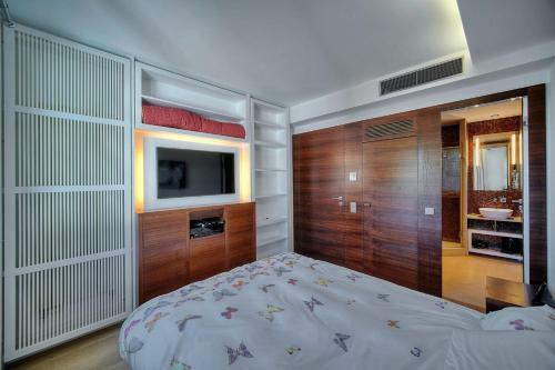 Cannes Luxury Rental - Modern Villa Supercannes