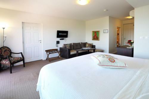 Seven Generations Winery Hotel