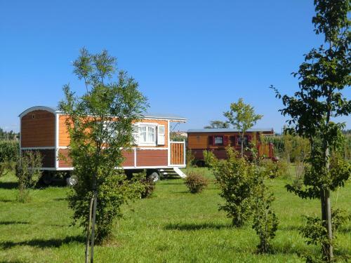Agroturismo Les Roulottes De La Ferme De L'autruche Dromoise