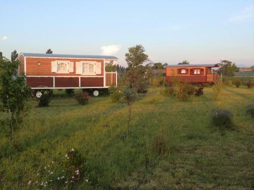 Agroturismo Les Roulottes De La Ferme De L'autruche Dromoise