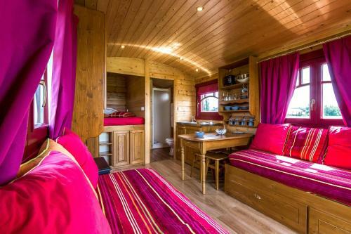 Agroturismo Les Roulottes De La Ferme De L'autruche Dromoise