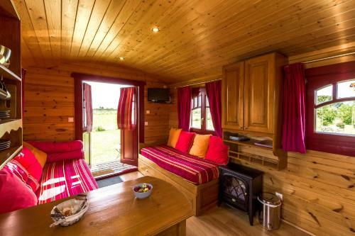 Agroturismo Les Roulottes De La Ferme De L'autruche Dromoise