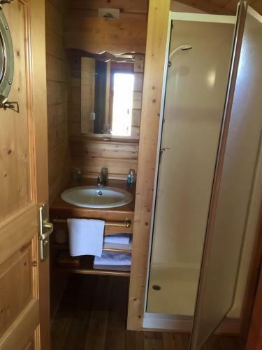 Agroturismo Les Roulottes De La Ferme De L'autruche Dromoise