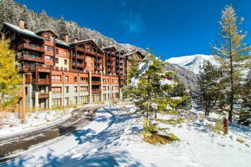 Apartamento Cosy, Modern 2-bed With Fireplace & Beautiful Views