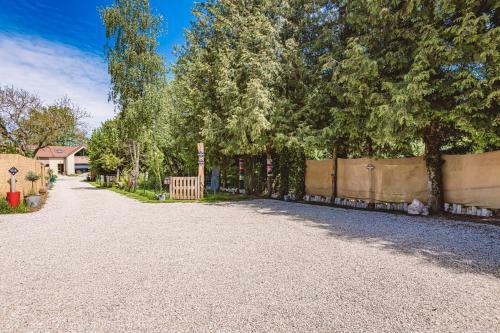 Apartamentos Gites S�r�na� Avec Vue Sur Rivi�re