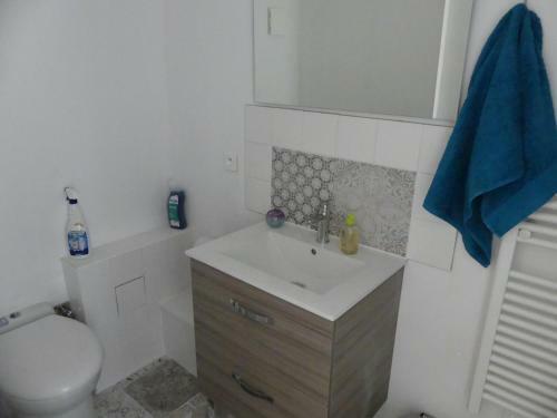 Routier Double Sleeps 6 1k, 1q, 2s Comfortable, Modern, Artistic, Fun