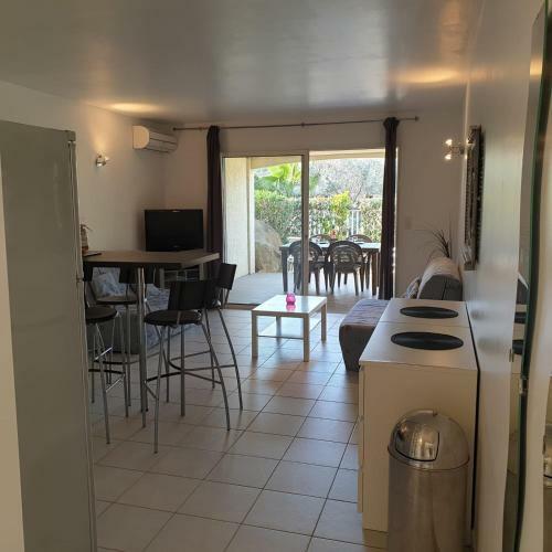 Rez De Jardin Climatise - 2 Min Plage - Piscine