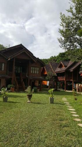 Hotel Namsong Island Bungalows & Restaurant