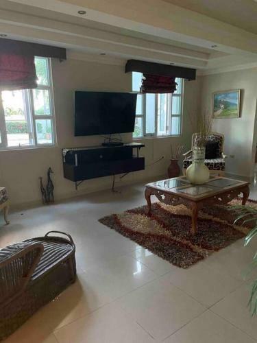 5 Bedrooms With Own Private Pool Gated Community