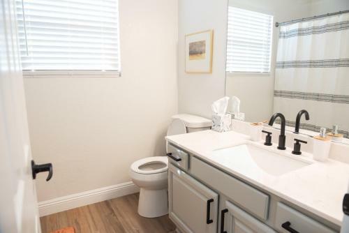 Beautifully Renovated Glendale Retreat