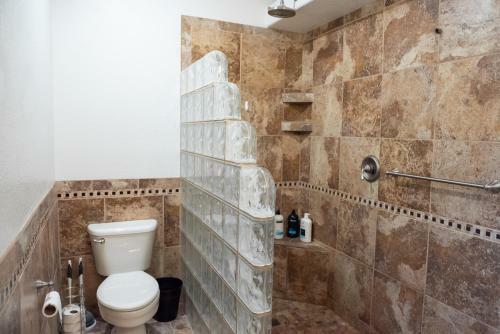 Beautifully Renovated Glendale Retreat