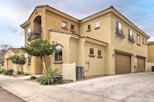 Lovely Mesa Townhome With Pool And Hot Tub Access