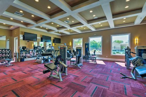 Lovely Mesa Townhome With Pool And Hot Tub Access