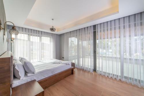 Luxury 4 Bedroom Villa Private Turkish Hamam&sauna
