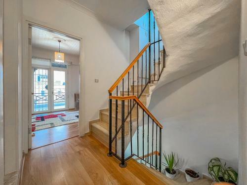 Huge 3br Villa With A Beautiful Garden At Ortakent
