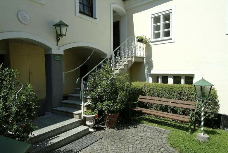 Hotel Biedermeier Hof