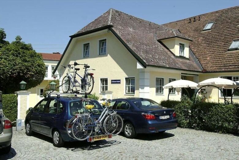 Hotel Biedermeier Hof