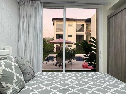 Apartamento Modern 3 Bedroom Condo With Pool 3 Min From Beach