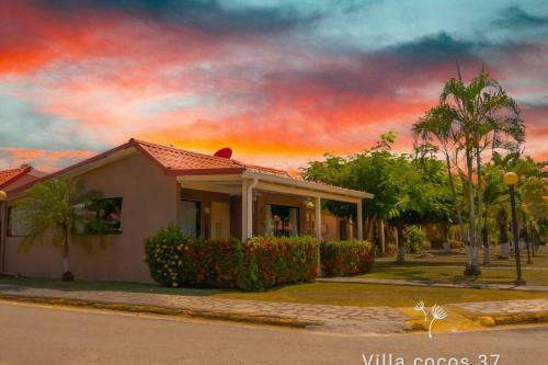 Villa Jaco Cocos 37 A 100 Mts De La Playa