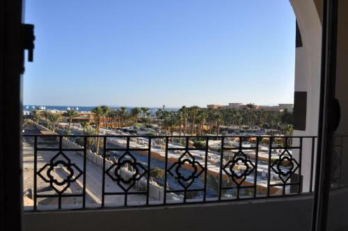 Luxury Two Bedroom Apartment With Sea View