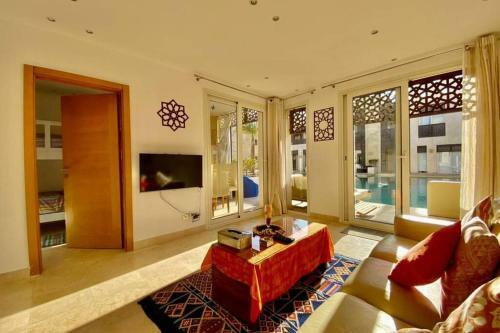 2 Bedroom Apartment Direct To Pool