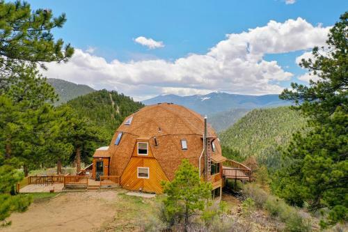Secluded Rustic Dome With Majestic Views At Idaho Springs