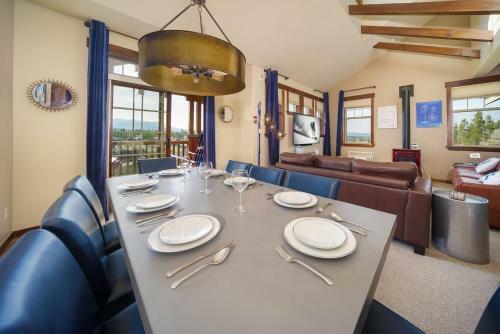 Apartamento Cozens Pointe B-301 Condo