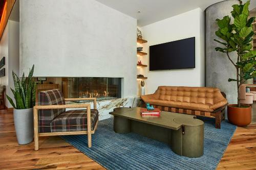 The Catbird Hotel