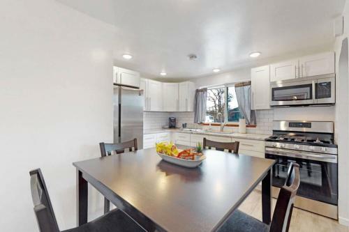 Denver?s Mile High Mountain 2 Bedroom With King Beds