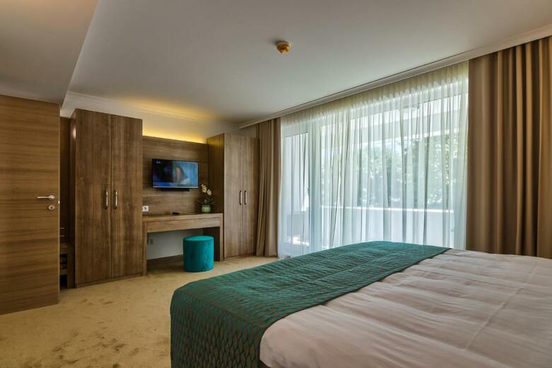 Hotel Saturn