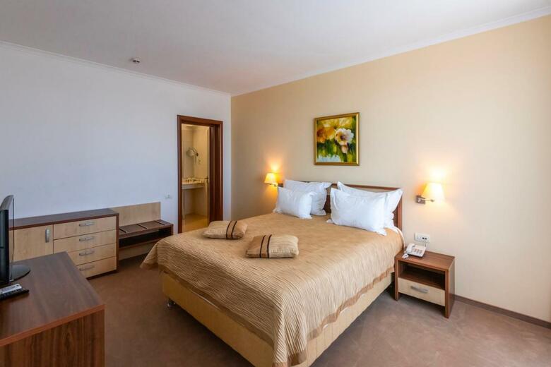 Hotel Saturn