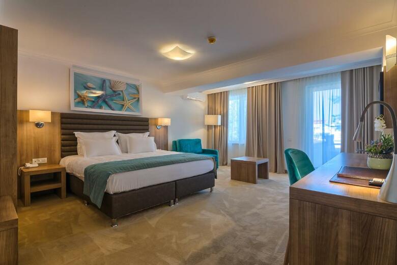 Hotel Saturn