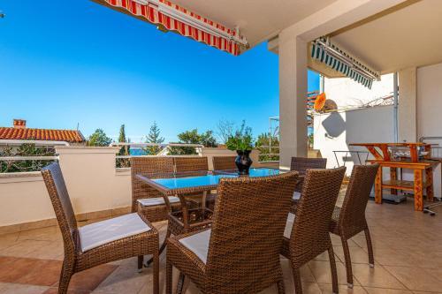Apartment In Dramalj 41606