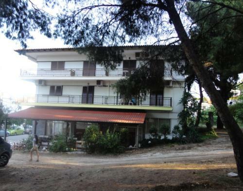 Chris Apartments