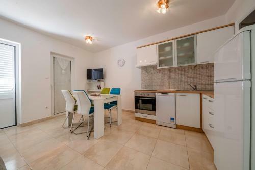 Apartamentos Lili Rab