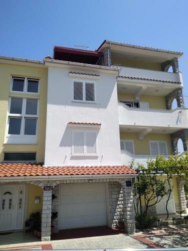 Apartments Mlacovic
