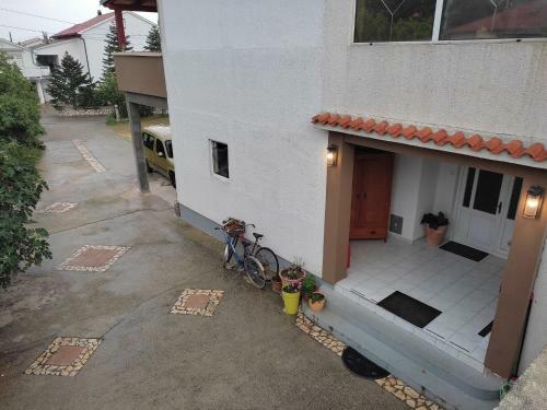 Apartment Arba 3 S Bazenom I Parkingom