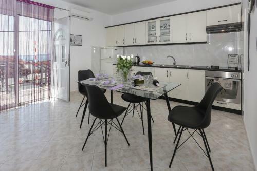Charming Carmen Apartment