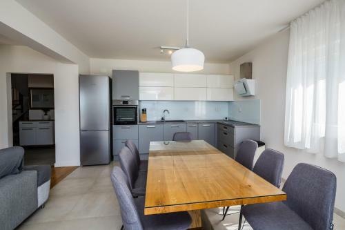 Villa Nikol, Heated Pool, Sea View And Bbq