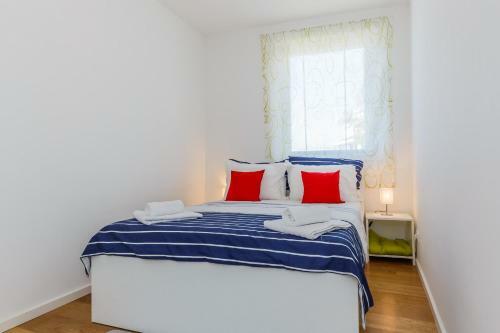 Beachfront Apartment Nehaj Kastel