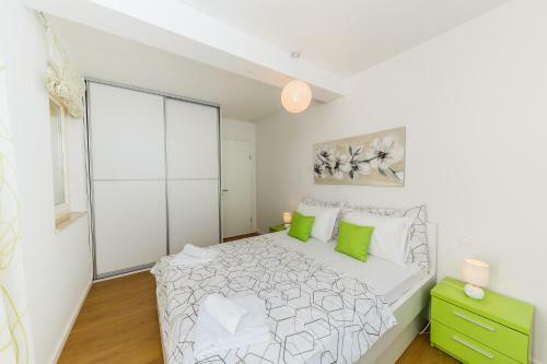 Beachfront Apartment Nehaj Kastel