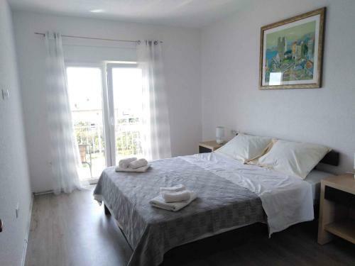Apartment In Kastel Kambelovac 39022