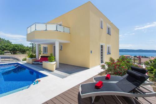Villa Rocco Split - Luxury - Heated Salt Water Pool - Massage Jets
