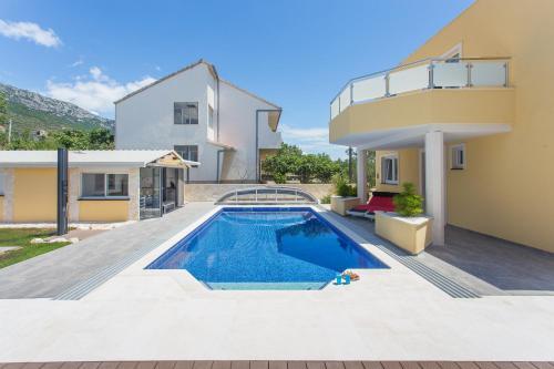 Villa Rocco Split - Luxury - Heated Salt Water Pool - Massage Jets