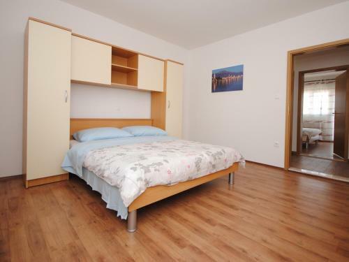 Spacious Apartment Antea